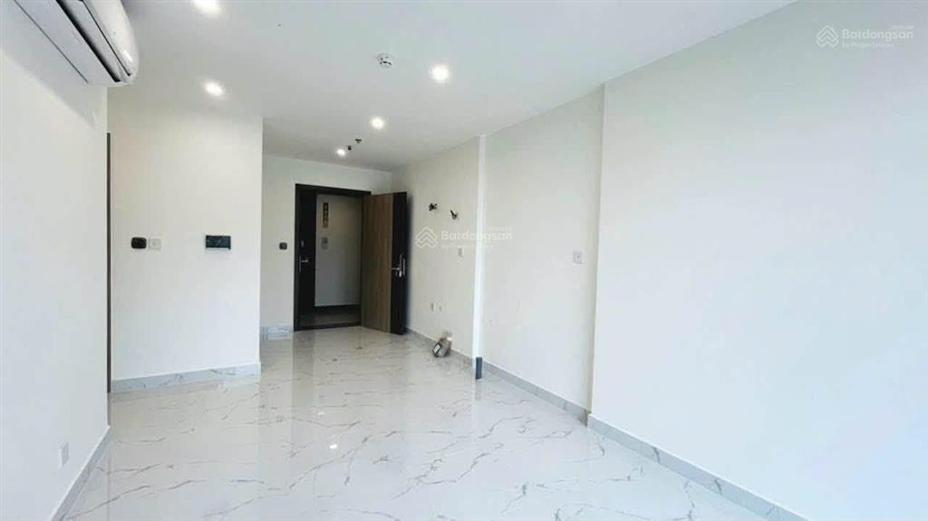 Bán gấp 3 tỷ 150 triệu cắt lỗ căn hộ 2 phòng ngủ hướng đông nam view sông, view quảng trường