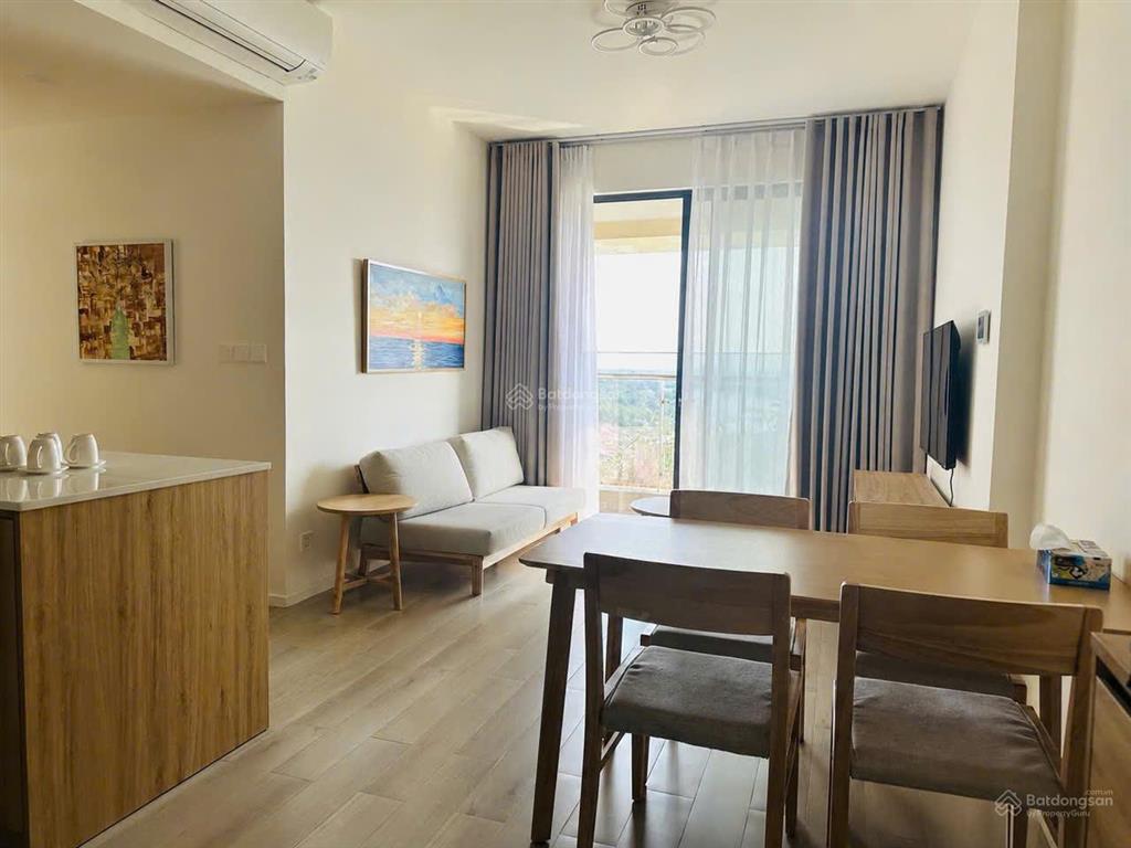 Căn góc lumiere giá chỉ 12 triệu full nội thất có thương lượng cho vợ chồng trẻ ạ