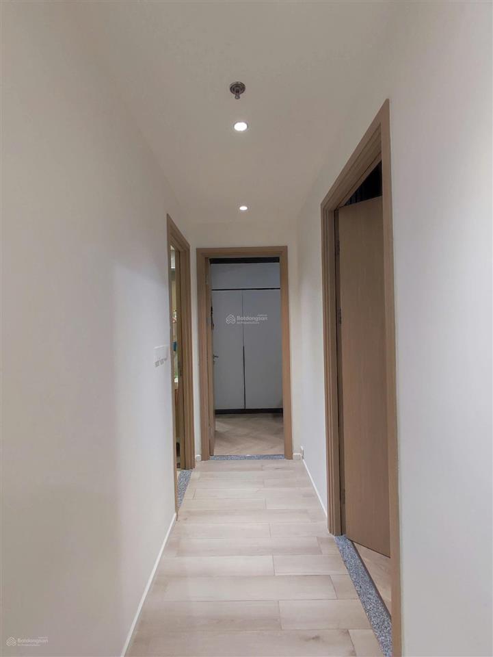 Bán căn hộ 2 phòng ngủ góc view hồ bơi full nội thất giá chỉ 5 tỷ lumiere boulevard