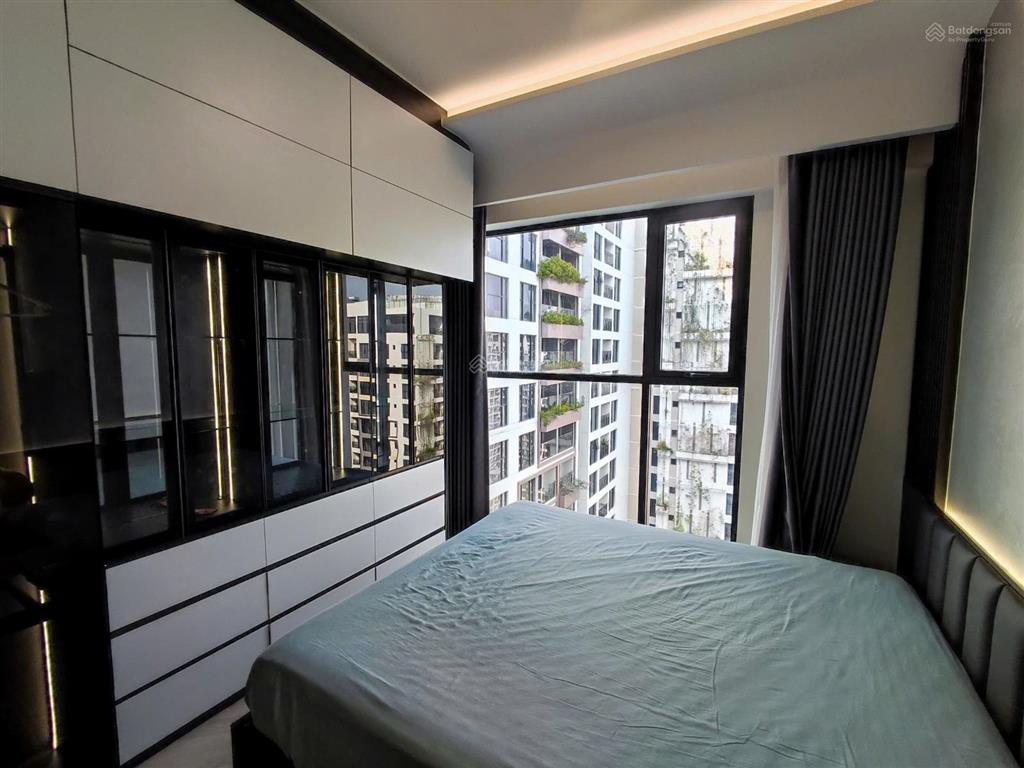 Bán căn hộ 2 phòng ngủ góc view hồ bơi full nội thất giá chỉ 5 tỷ lumiere boulevard