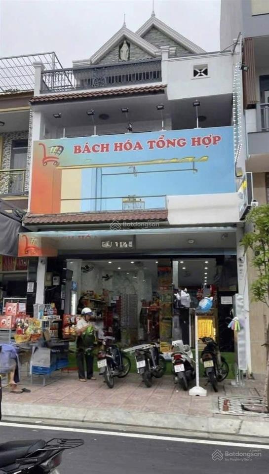Cô năm bán nhà gần khu vực phú lạc bình chánh