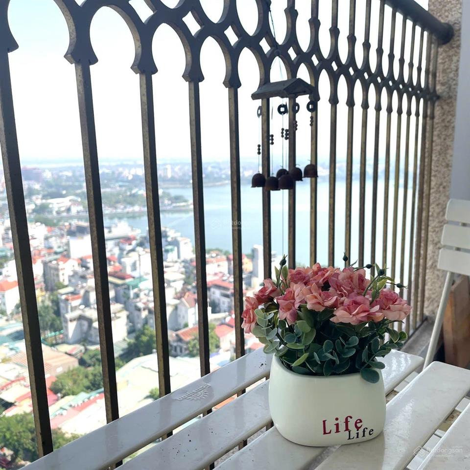 Cho thuê studio d’el dorado giá siêu tốt 10 triệu vnd, view hồ tại 659a lạc long quân