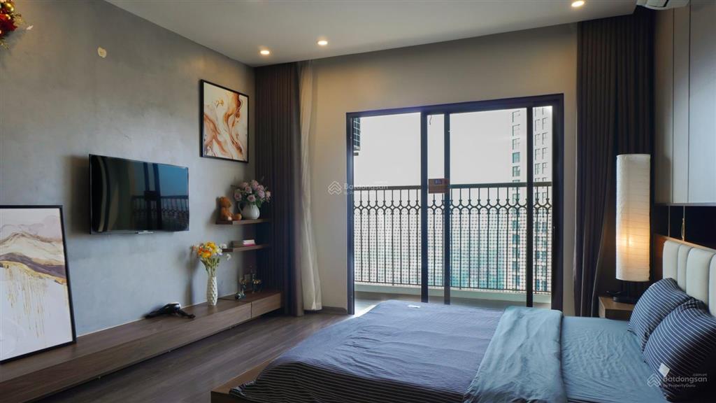 Chính chủ bán căn studio tòa e1 36m² full nội thất, tầng cao view hồ tây, đã có sổ, cho thuê 12tr