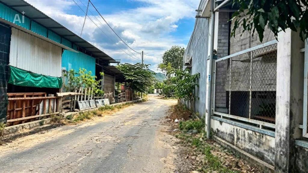 Bán đất làm nhà vườn sát đường nguyễn tất thành tt long hải brvt  cách biển 2 km