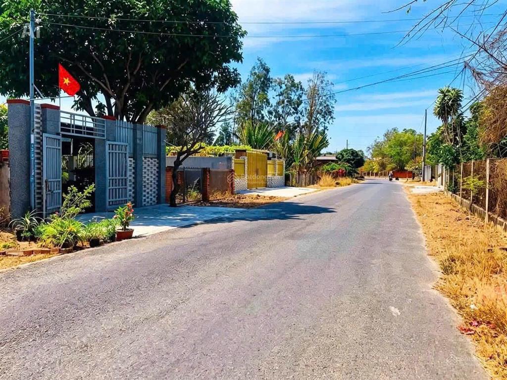 Bán đất mặt tiền nhựa tt long hải brvt  xã long hải tphcm !! giá rẻ !!! cách biển 2 km