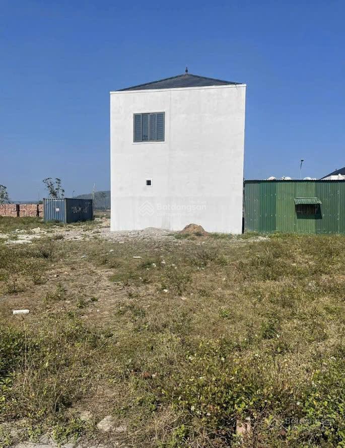 Bán đất kè nghi tân cửa lò, nghệ an, diện tích 136m2, sổ đỏ chính chủ.