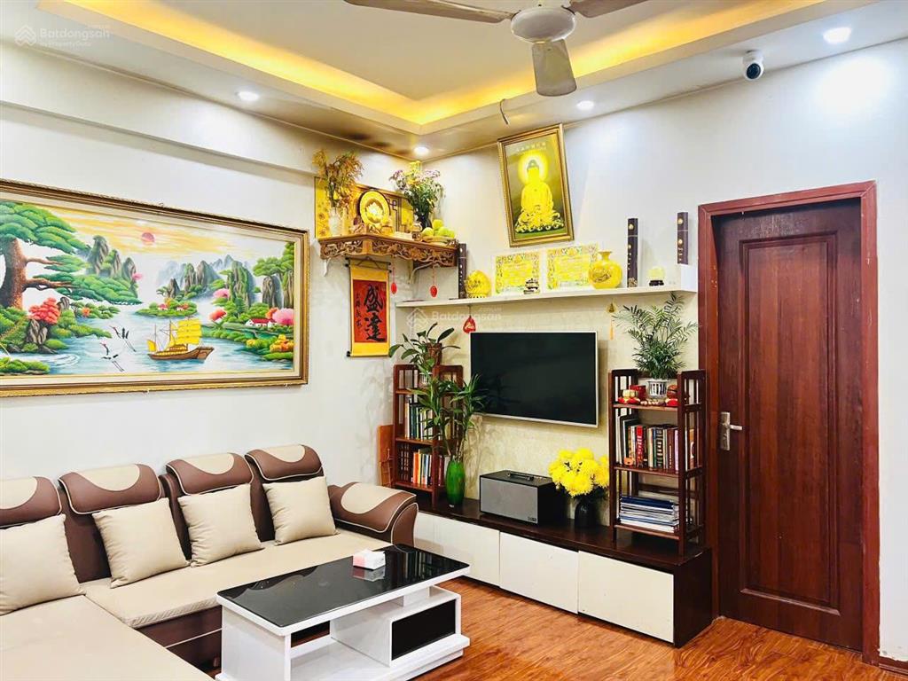 Bán căn 2 phòng ngủ 2wc 58m2 view hồ hướng đông nam tòa vp5 linh đàm, sổ đỏ chính chủ, giá 4,6 tỷ