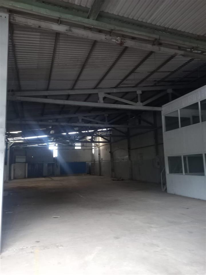 Cho thuê kho, xưởng dt 270m tuyến 2 đường trường chinh, kiến an, sẵn 3 pha, xe công thuận tiện.