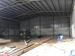Cho thuê kho gần cầu niệm, dt kho 400m2, xe công thuận tiên, có văn phòng