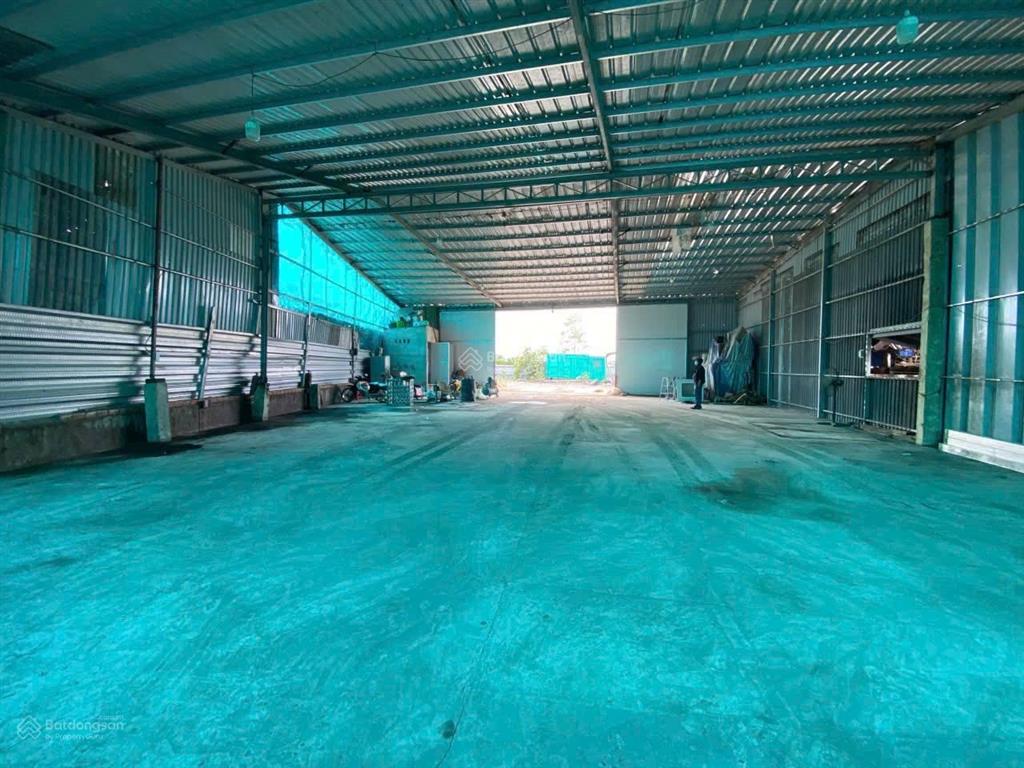 Cho thuê kho mới dựng dt 400m2 ở đầu cầu niệm, kiến an. có điện 3 pha, sân để xe rộng