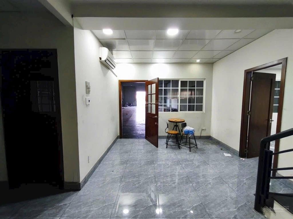 Cho thuê mặt bằng tầng 2 dt 500m2, khu vực đường lê duẩn, kiến an. 15tr/th