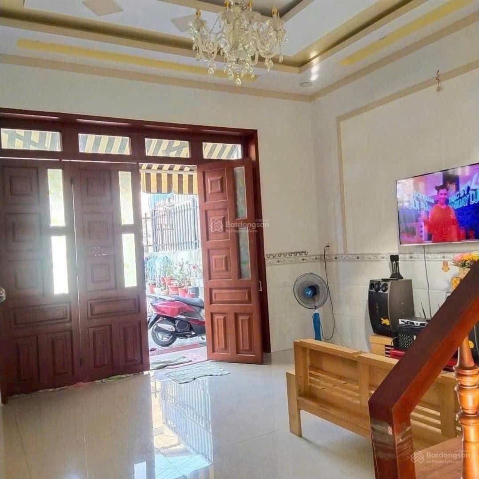 Nhà trệt lầu, kiên cố, ngang 5m gần làng đại học, giá tốt