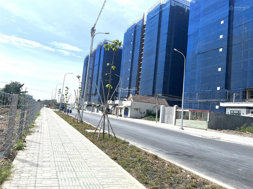 Mặt tiền tôn thất tùng gần thống nhất vị trí kd vip ngang 8m, 216.2m2 odt 200m2