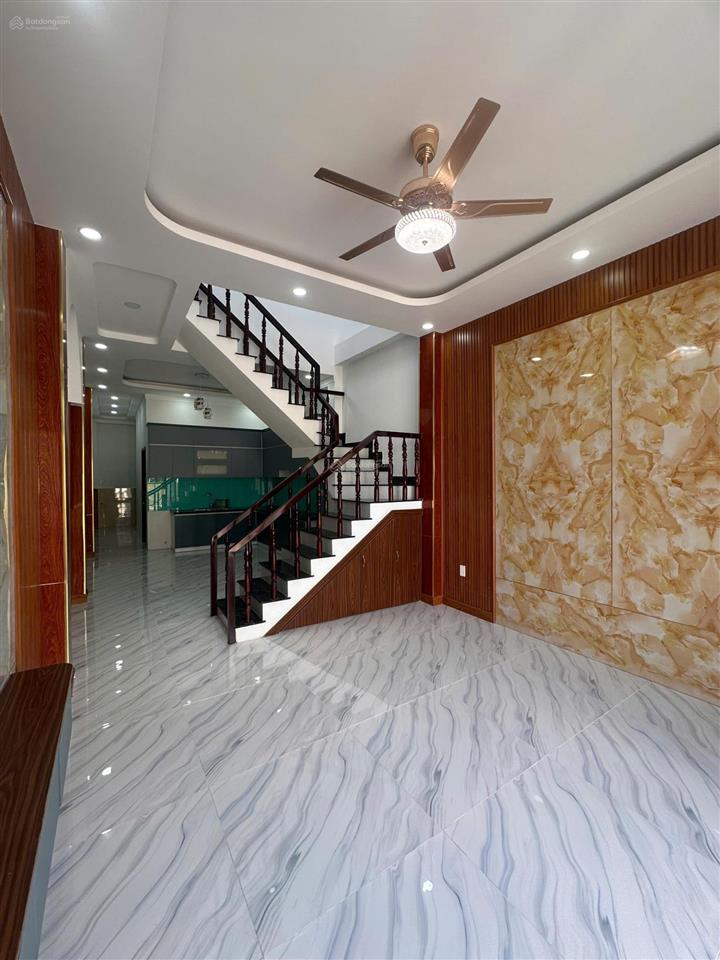 Nhà trệt lầu gần đường đào sư tích xe hơi thông gần kdc bình nguyên giá tốt