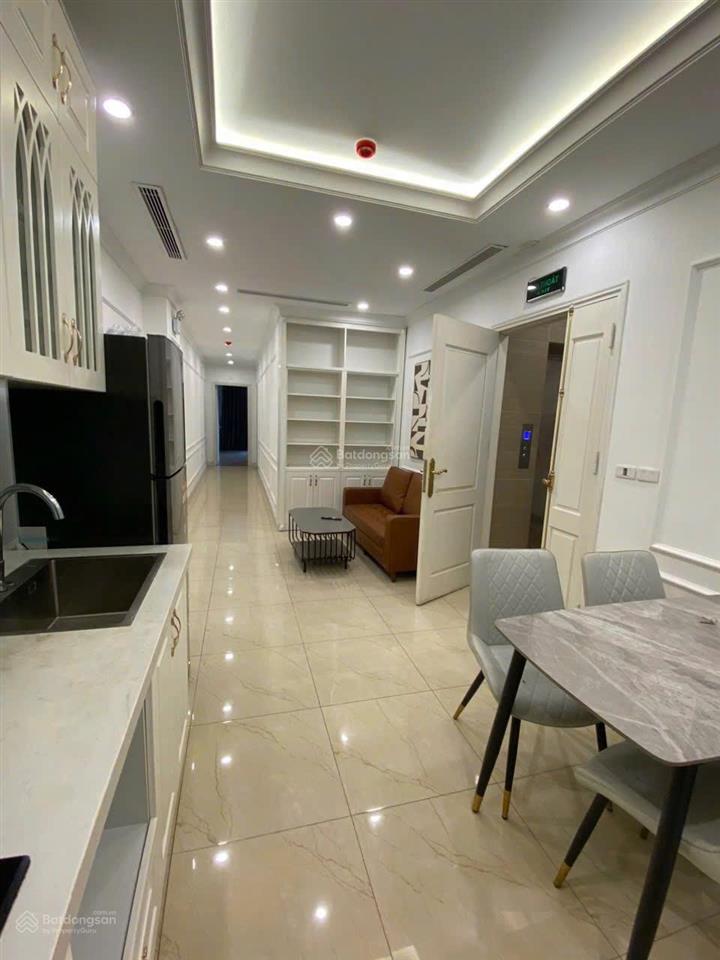 Chdv 3n1k 4wc ngõ 204 trần duy hưng  quận cầu giấy. (ngay mặt phố)