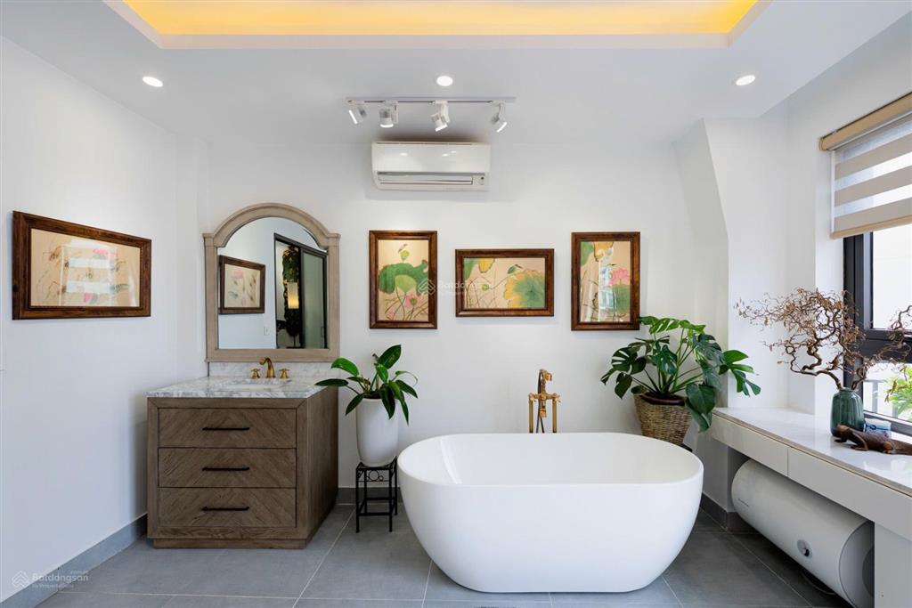 1n1k penhouse trần xuân soạn, hai bà trưng