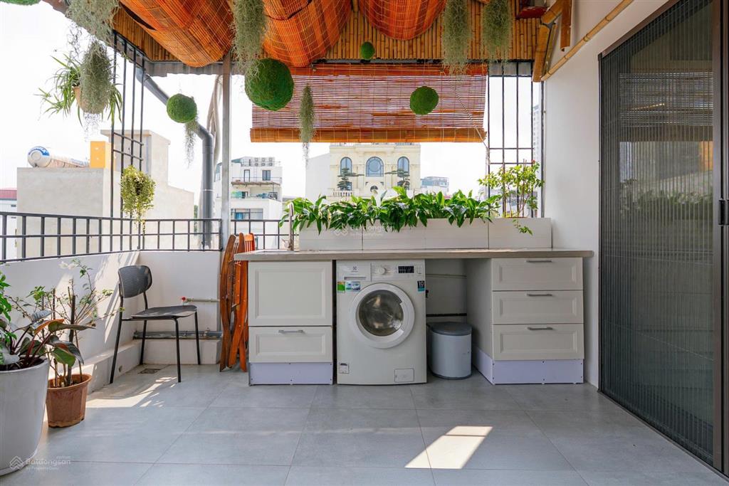 1n1k penhouse trần xuân soạn, hai bà trưng