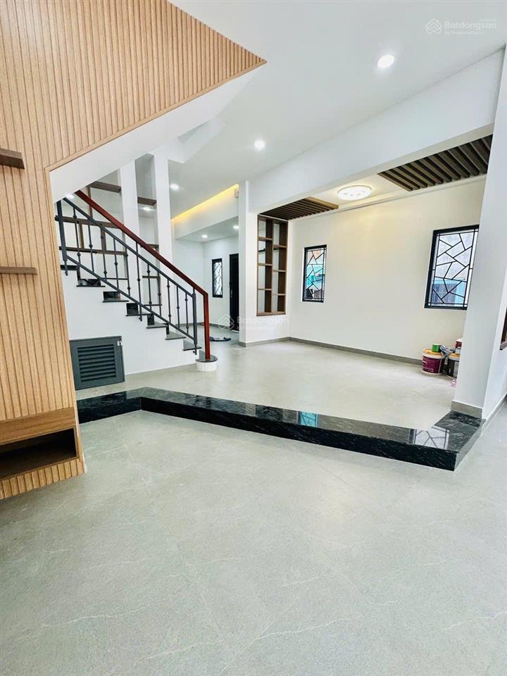Chỉ 8.9 tỷ nhà mặt tiền 3 tầng btct 4pn 78m2 (5.2x15m) nở hậu 5.8m nhà gần chợ, gần aeon tên lửa