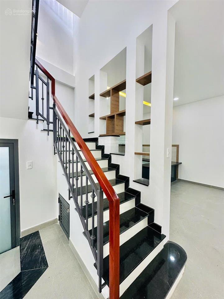 Chỉ 8.9 tỷ nhà mặt tiền 3 tầng btct 4pn 78m2 (5.2x15m) nở hậu 5.8m nhà gần chợ, gần aeon tên lửa