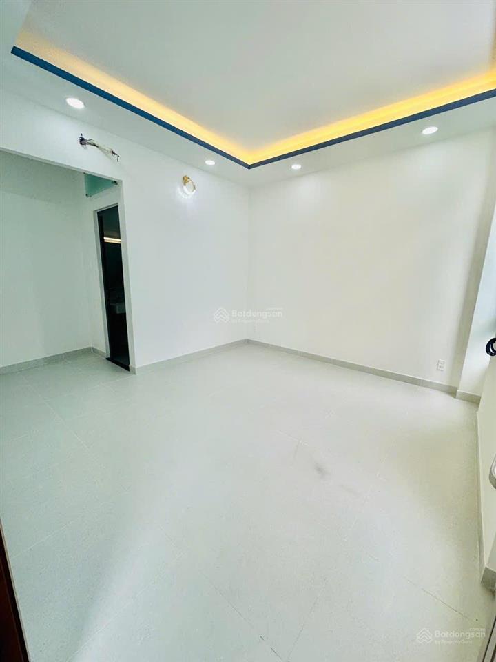 Chỉ 8.9 tỷ nhà mặt tiền 3 tầng btct 4pn 78m2 (5.2x15m) nở hậu 5.8m nhà gần chợ, gần aeon tên lửa