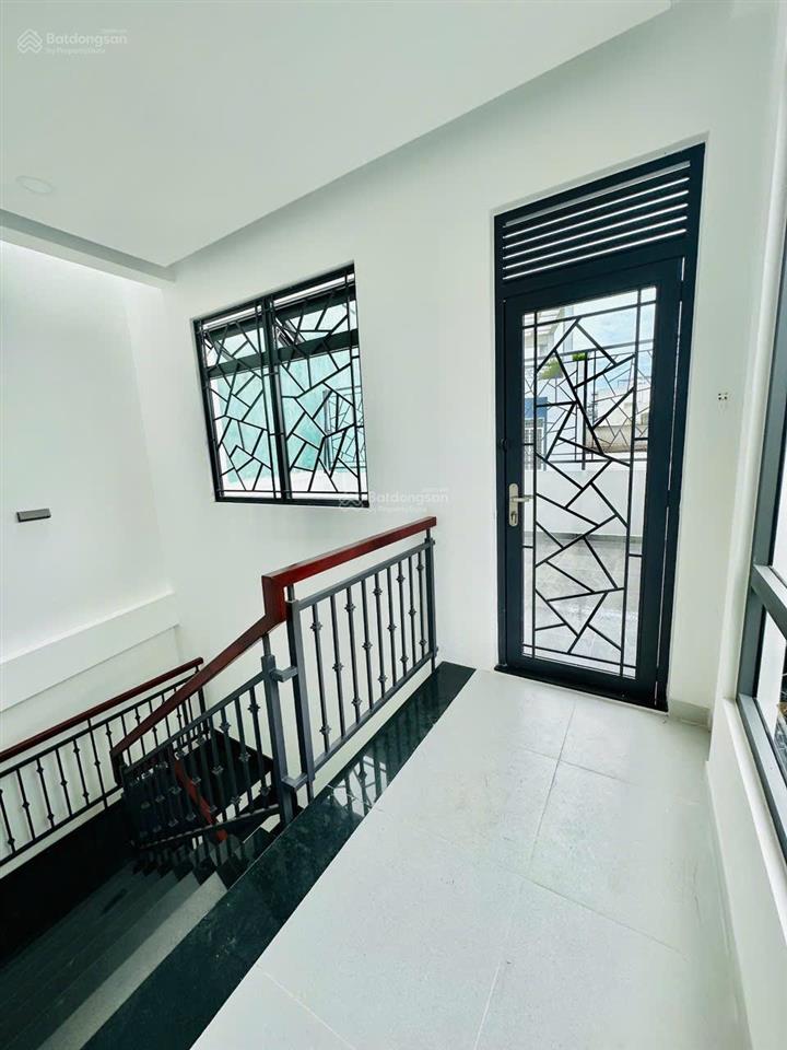 Chỉ 8.9 tỷ nhà mặt tiền 3 tầng btct 4pn 78m2 (5.2x15m) nở hậu 5.8m nhà gần chợ, gần aeon tên lửa