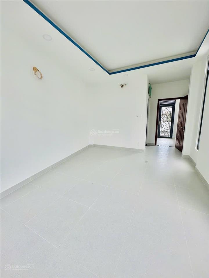 Chỉ 8.9 tỷ nhà mặt tiền 3 tầng btct 4pn 78m2 (5.2x15m) nở hậu 5.8m nhà gần chợ, gần aeon tên lửa