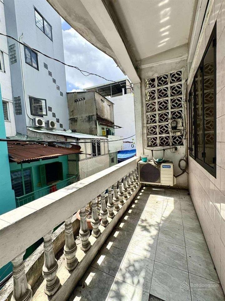 Chỉ 8.5 tỷ hẻm xe hơi đỗ cửa  gần mặt tiền nhật tảo q11  53m2 (4.5x14m) 3 tầng 3pn