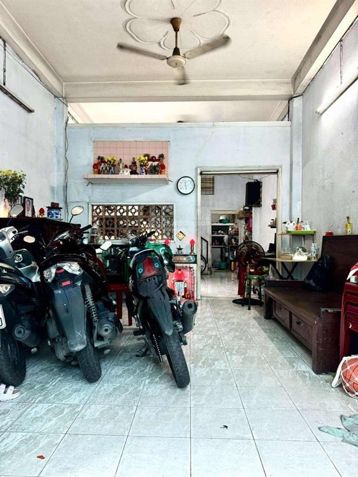 Chỉ 8.5 tỷ hẻm xe hơi đỗ cửa  gần mặt tiền nhật tảo q11  53m2 (4.5x14m) 3 tầng 3pn