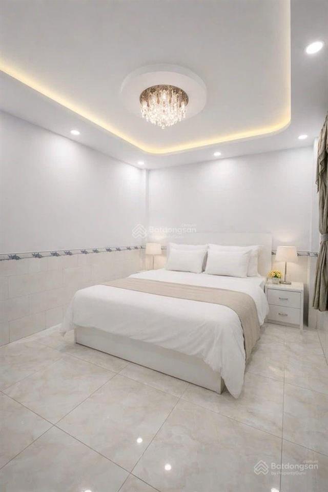 Mặt tiền đường 10m thông kinh doanh tốt  ngay chợ lê đình cẩn  nhà góc 5 tầng ngang 5m dài 16.5m