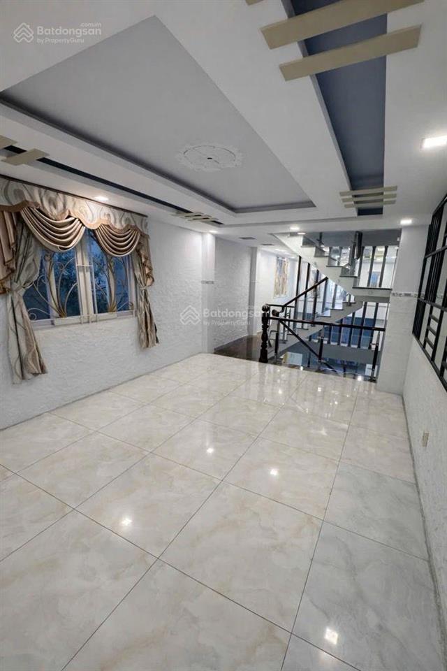 Mặt tiền đường 10m thông kinh doanh tốt  ngay chợ lê đình cẩn  nhà góc 5 tầng ngang 5m dài 16.5m