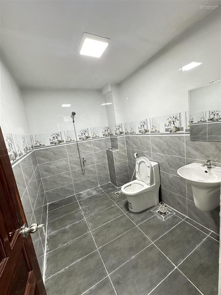 Cư xá phú lâm b, q6  ngay phố ẩm thực  sát mặt tiền đường số 10 nhà 5 tầng 5pn 64m2 (4x16m chỉ