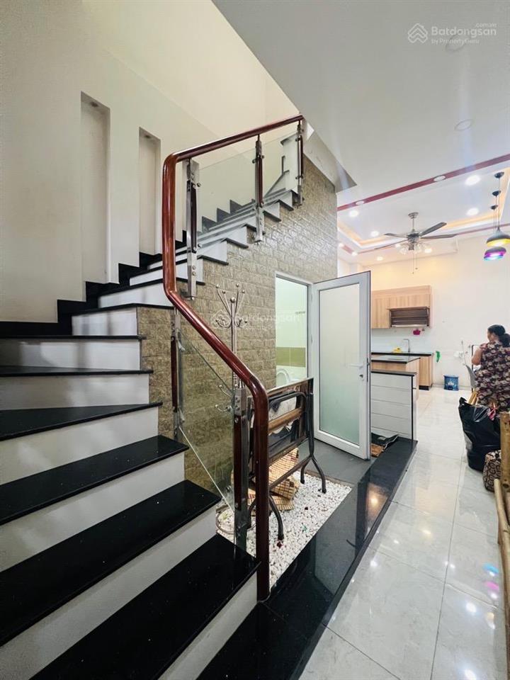 Nhà mặt tiền  khu tên lửa  đường 12m thông ngay kinh dương vương 72m2 (4x18m) 4 tầng chỉ 9.5 tỷ