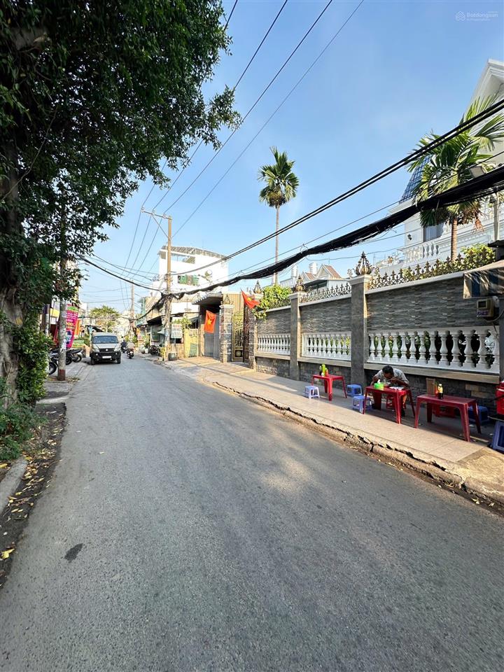 Nhà ngay đường phan anh  gần 4 xã  giáp tân phú  hẻm 5m xe hơi vào nhà gần mặt tiền  (6.8x20m)