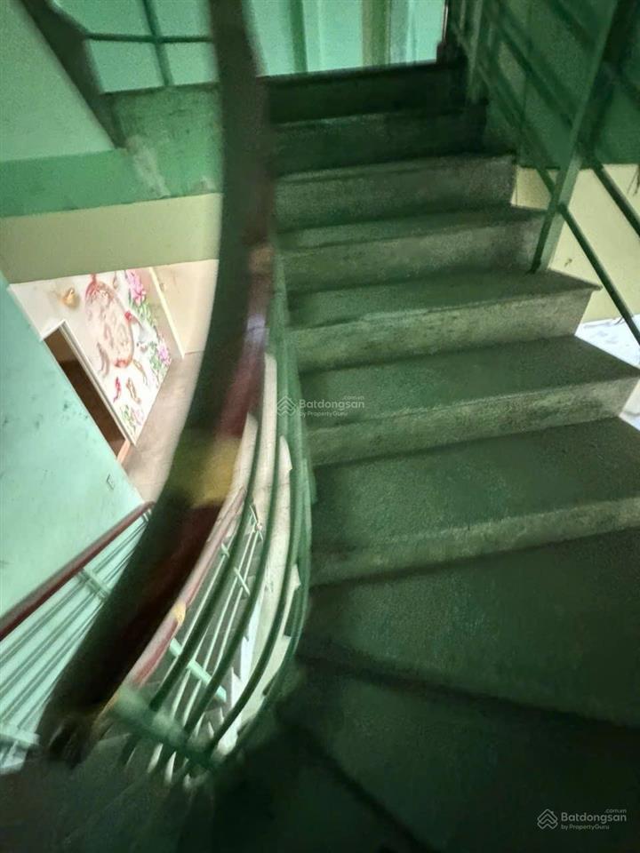 Mặt tiền đường tên lửa  khụ vực kinh doanh sầm uất ngày đêm  nhà 4 tầng 180m2 (9x20m)