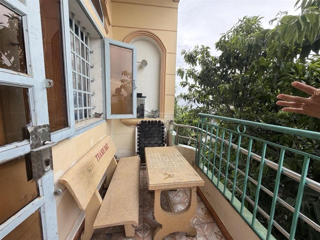 Ngay chợ khiếu năng tĩnh  gần đường số 7 khu tên lửa  bình tân hẻm 1/ 7m gần mặt tiền (6.8x17m)