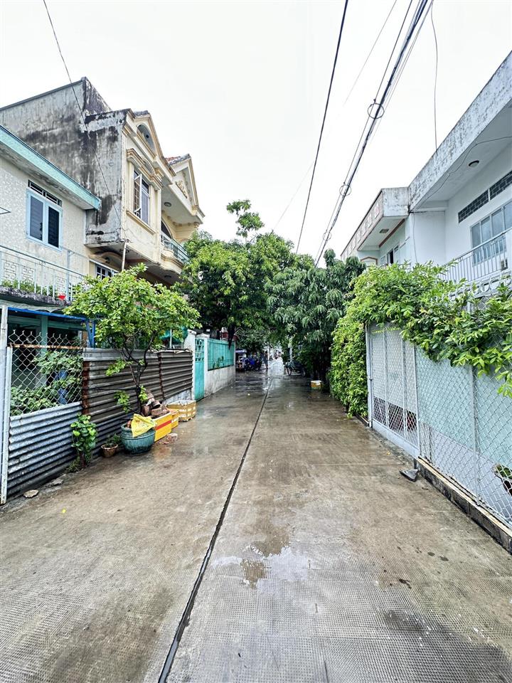 Ngay chợ khiếu năng tĩnh  gần đường số 7 khu tên lửa  bình tân hẻm 1/ 7m gần mặt tiền (6.8x17m)