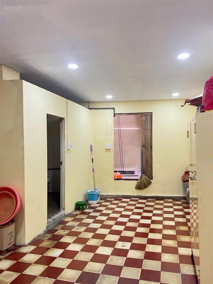 Nhà mặt tiền kinh doanh  sầm uất, trịnh hoài đức q5  nhà 3 tầng 112 (4.5x26m)