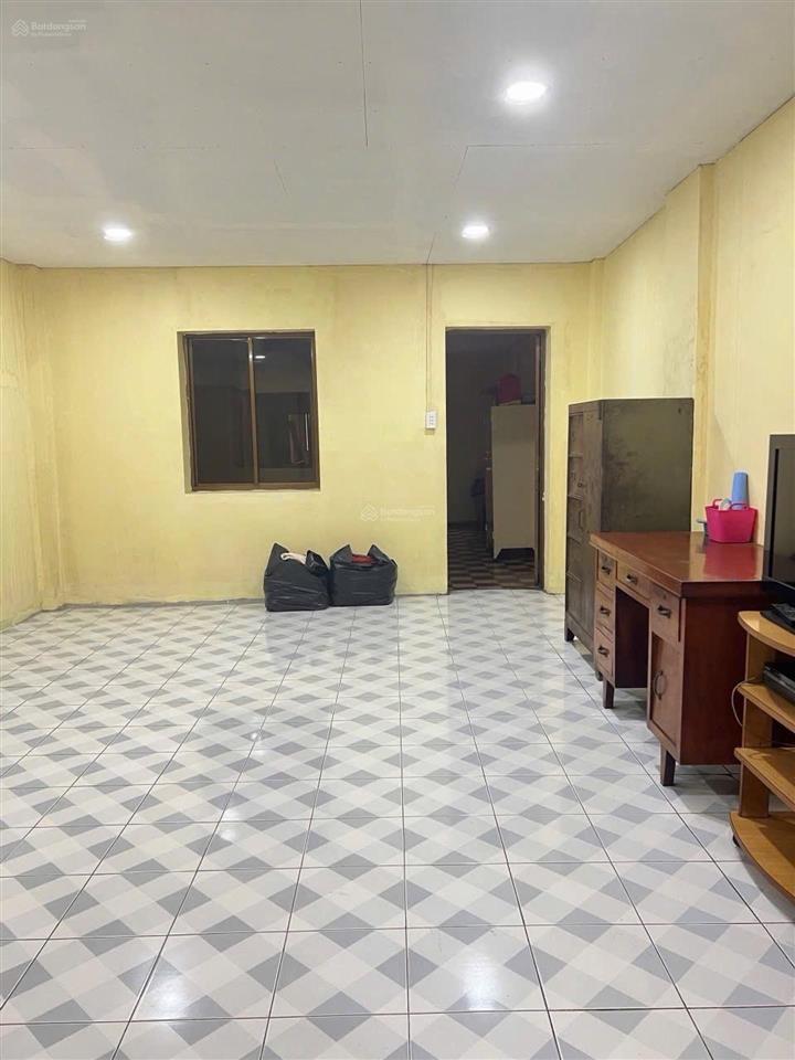 Nhà mặt tiền kinh doanh  sầm uất, trịnh hoài đức q5  nhà 3 tầng 112 (4.5x26m)