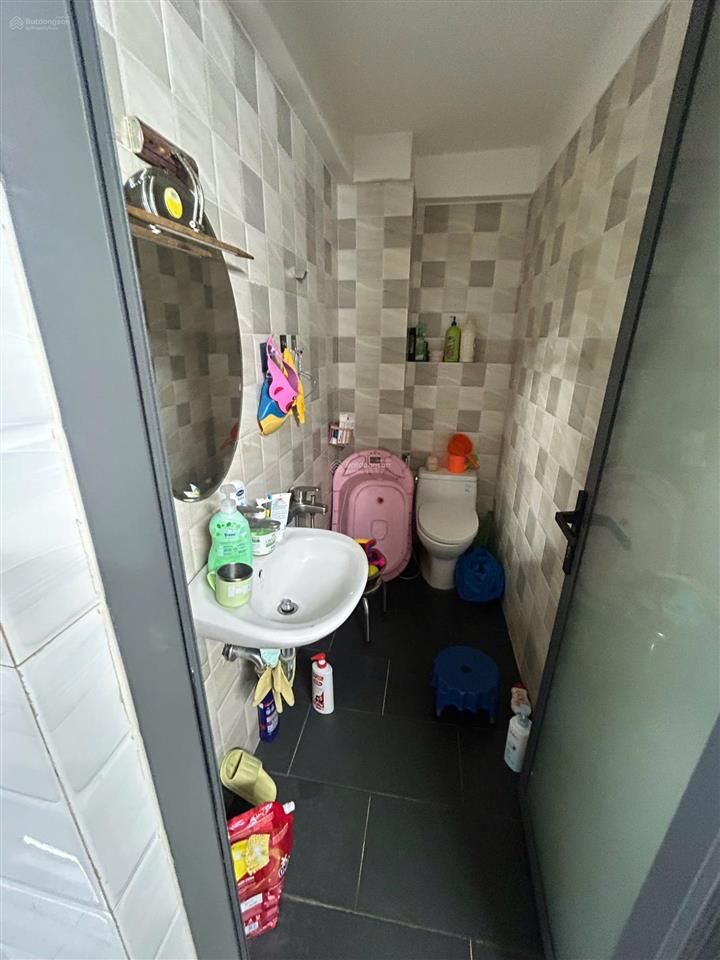 Hồng bàng q6  hẻm thông  xe hơi vào nhà  gần nhà chợ cây gõ  5 tầng btct 5pn 4wc 68m2 (4x17m)