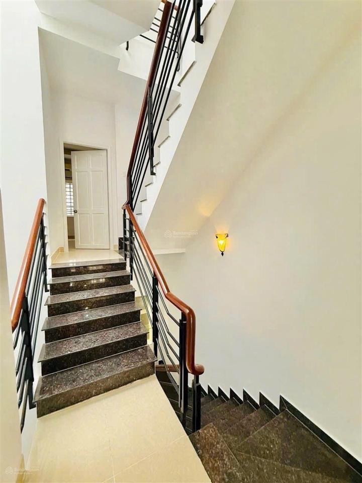 Mặt tiền view công viên  khu tên lửa  gần vành đai trong và đường số 19  nhà thờ phao lô 