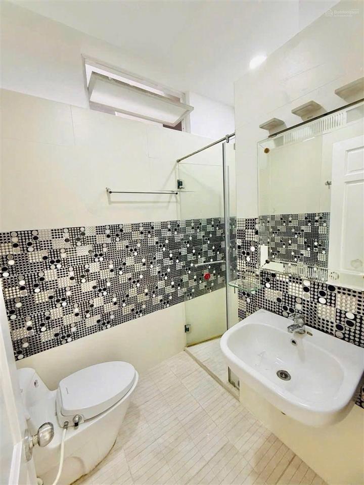 Mặt tiền view công viên  khu tên lửa  gần vành đai trong và đường số 19  nhà thờ phao lô 