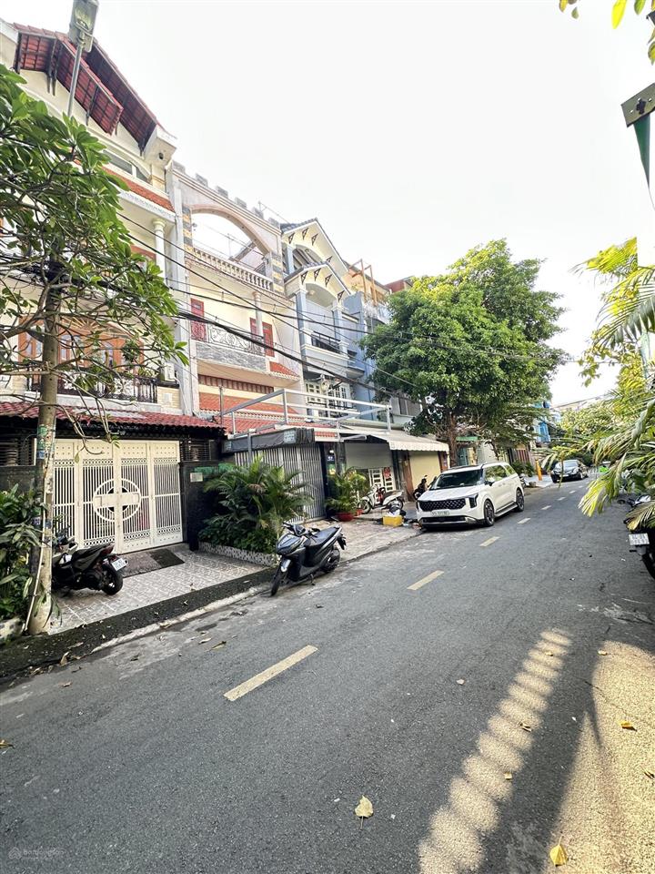 Mặt tiền view công viên  khu tên lửa  gần vành đai trong và đường số 19  nhà thờ phao lô 