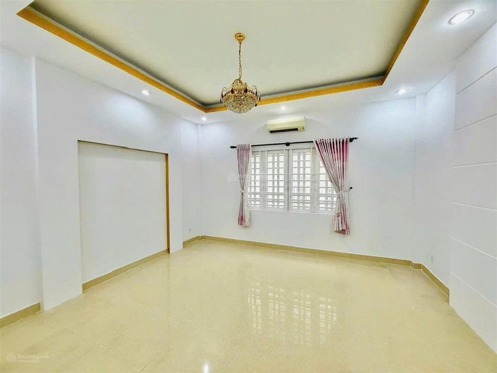 Mặt tiền view công viên  khu tên lửa  gần vành đai trong và đường số 19  nhà thờ phao lô 
