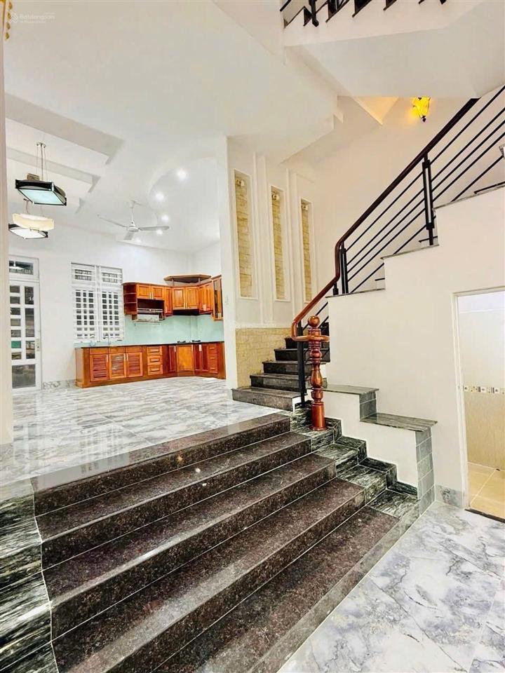 Mặt tiền view công viên  khu tên lửa  gần vành đai trong và đường số 19  nhà thờ phao lô 