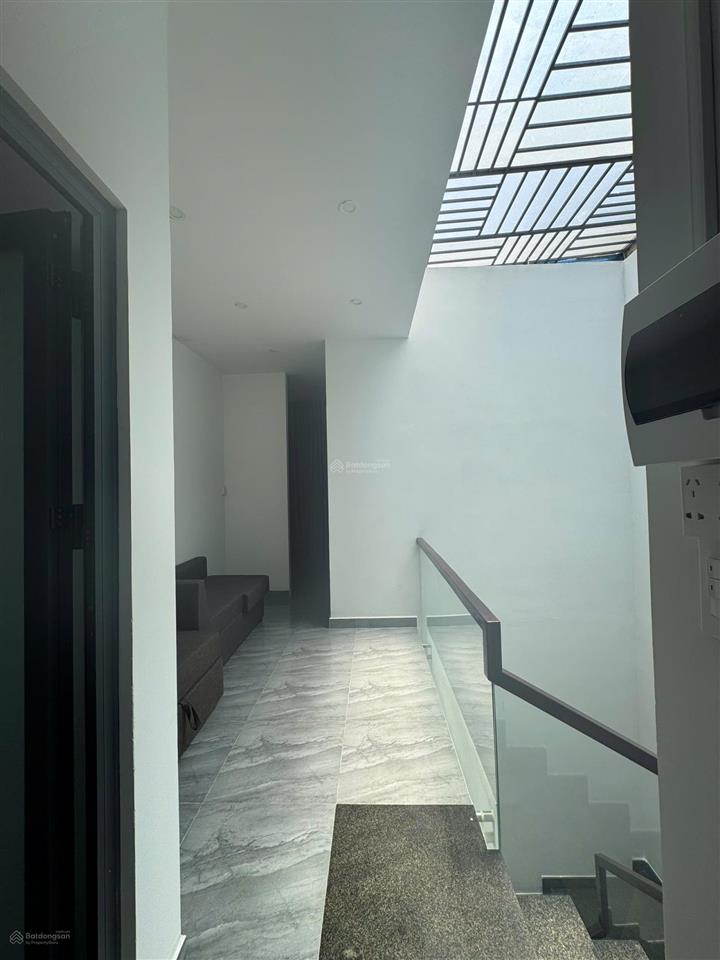 Bán nhà mặt tiền đường d1 bùi quốc khánh giá 5,8 tỷ, 3 tầng full nội thất hiện đại  0926 339 ***