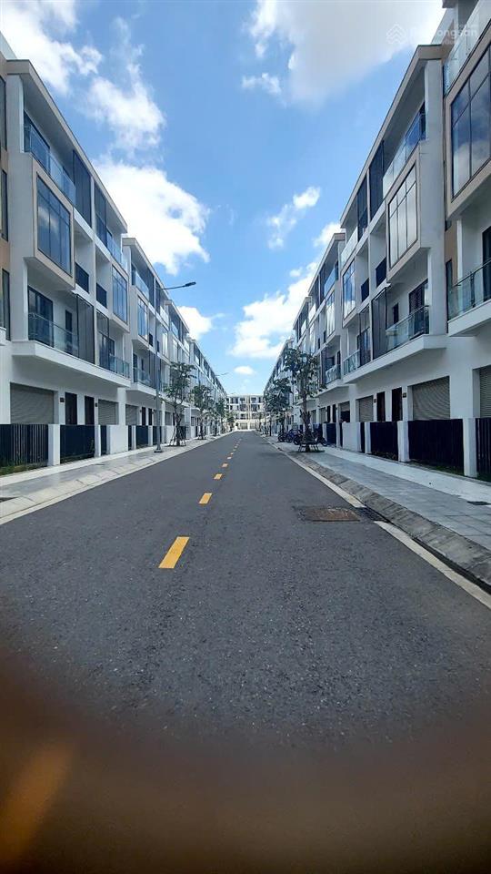 Bán nhà phố t&t long hậu, ngay cạnh phố ẩm thực, trường fpt, bán theo giá của chủ đầu tư
