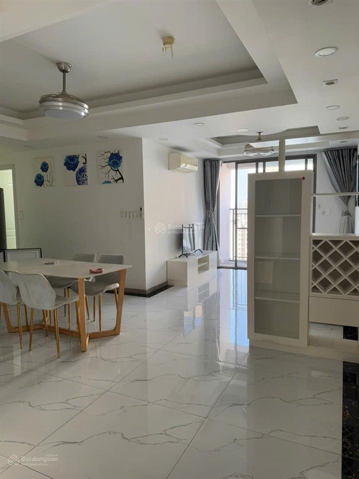 Cần bán căn hộ saigon south residences, nhà bè,95m2 ,2pn 2wc, có ô xe giá 6,7tỷ (thương lượng)