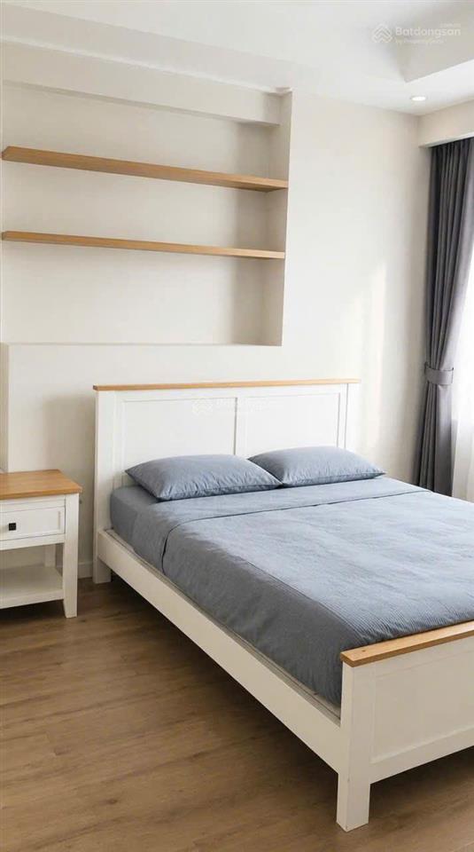 Bán gấp căn hộ tại saigon south residences, 3pn 2wc, 104m2, có ô đậu xe hơi, giá bán 7,4 tỷ chốt.