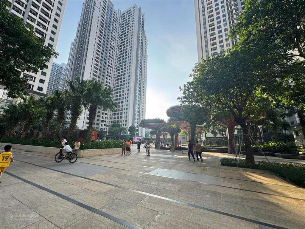 Nhà 6 tầng thang máy  gara oto cạnh kđt goldmark city  phố hồ tùng mậu  thông sàn  40m2 13.5 tỷ