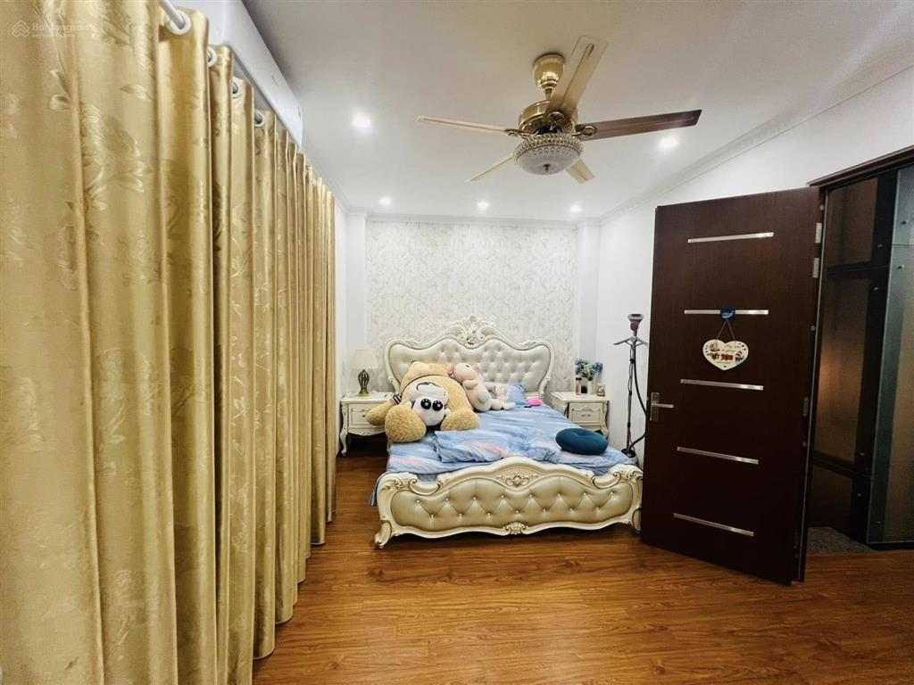 Lô góc  3 mặt oto  ngõ 106 hoàng quốc việt  cạnh kđt starlake 80m2 7 tầng thang máy mt 8.5m 29tỷ